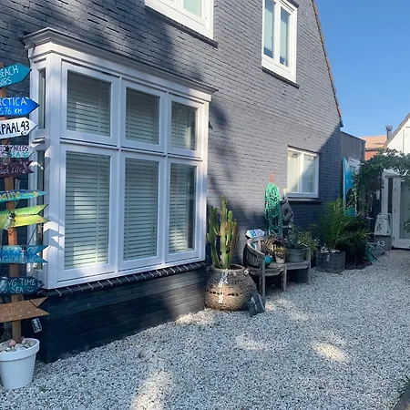 Meerpaal 43 Bed & Breakfast Bergen
