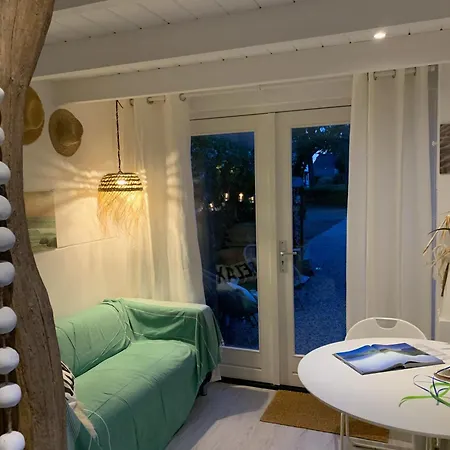 Meerpaal 43 Bed & Breakfast 3*